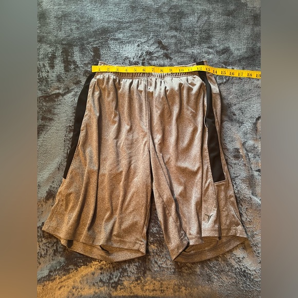 Old Navy Active Go Dry Shorts Size M - Picture 13 of 14